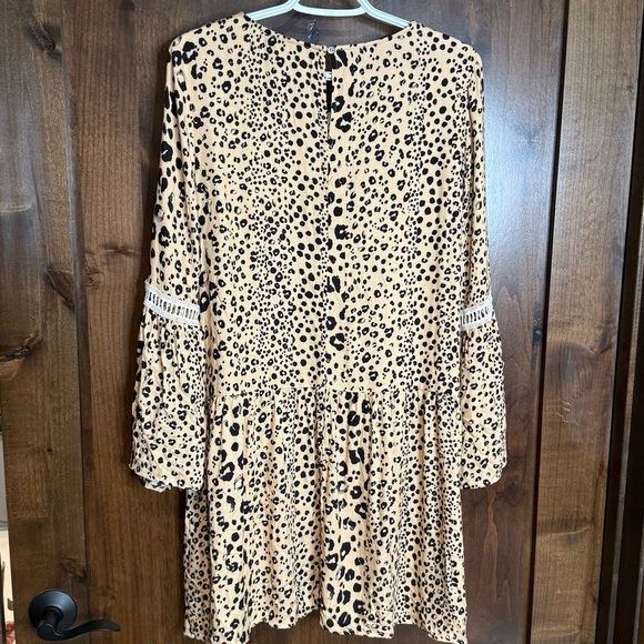 NWT Entro Leopard Print Mini Dress with bell sleeves Womens Size L 100% Rayon - Picture 6 of 10